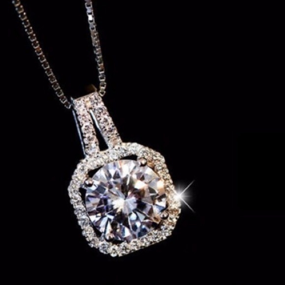 Square Rhinestone Pendant Chain Necklace in Silver - Picture 4 of 7